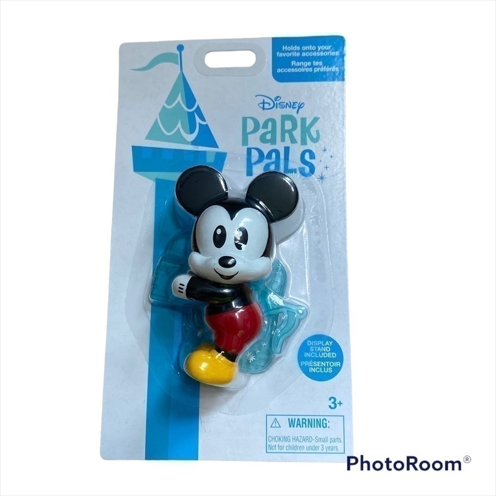 Disney Park Pals Mickey Mouse NWT W/ Display Stand Holds onto Shoulder or Bag